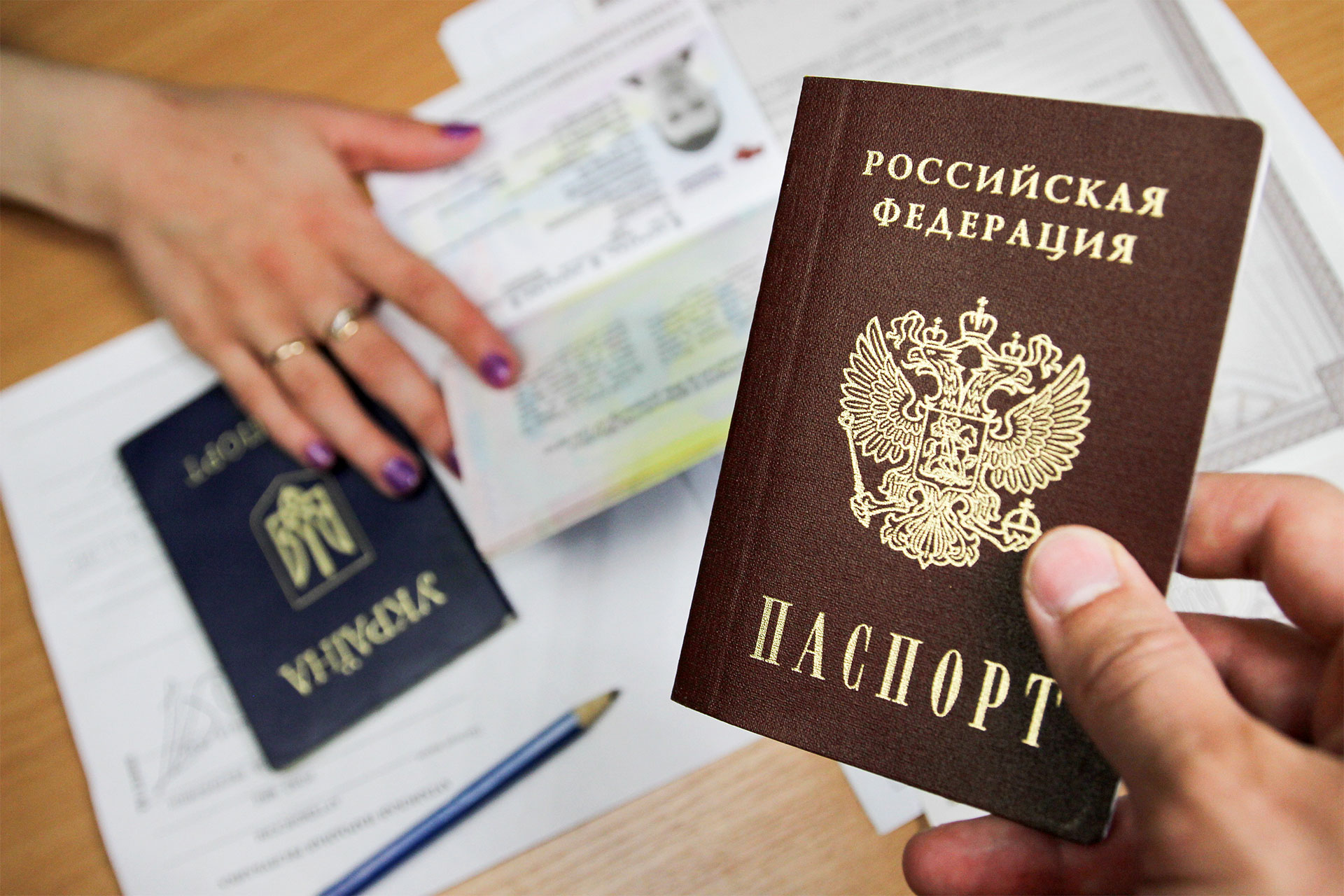Заявление на гражданство РФ в 2023 году: образец и новый бланк